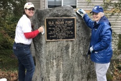 Cleaning-the-Suquamish-Fort-Marker